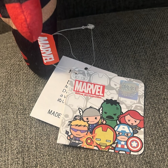 Marvel MCU / Disney Deadpool Plushy - Picture 3 of 3